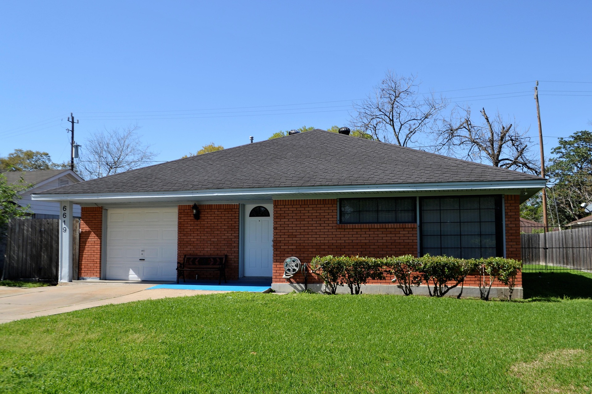 house-3214565_1920